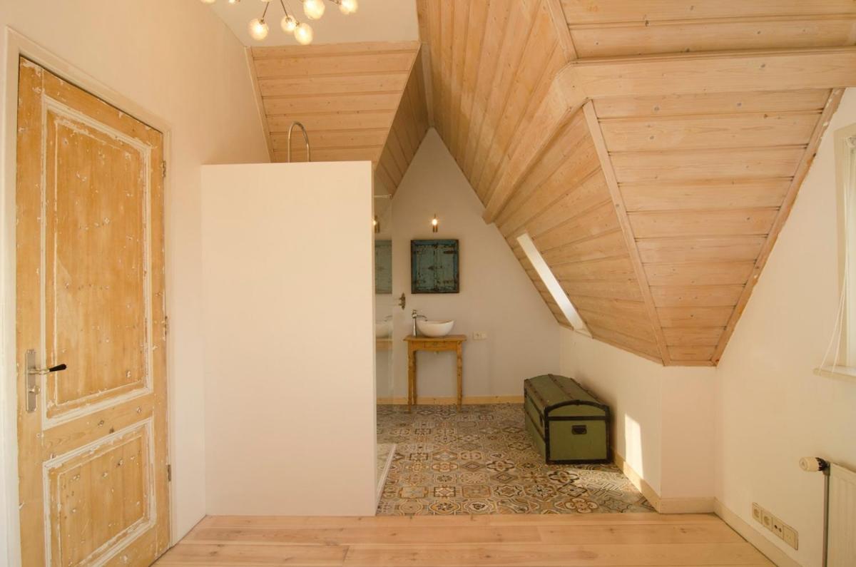 3rd Floor Loft In Historical Apartment